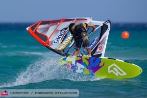 “Cheo” Díaz vuelve este año a las competencias internacionales de Windsurf (Fotos)