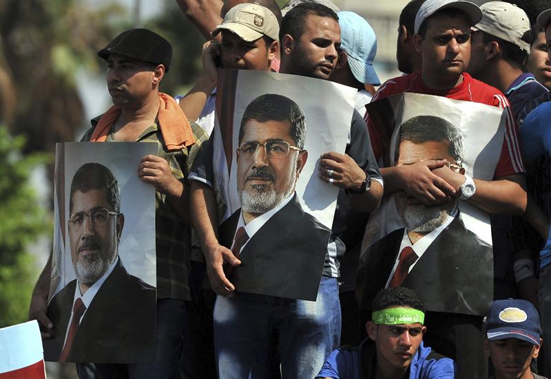 Presidente interino de Egipto disuelve parlamento dominado por islamistas
