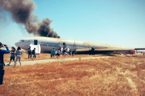 Esta foto la tomó un pasajero del avión estrellado en San Francisco