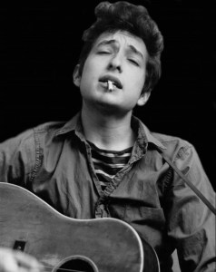 Subastan histórica guitarra de Bob Dylan