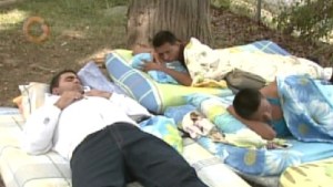 Seis personas realizan huelga de hambre en las afueras de la CEV (Video)