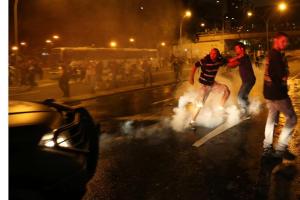 En fotos: Los fuertes disturbios en Brasil cerquita del Papa