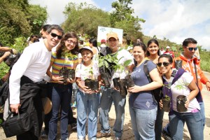 Novartis celebra el Día de la Comunidad con la  siembra de más de mil árboles