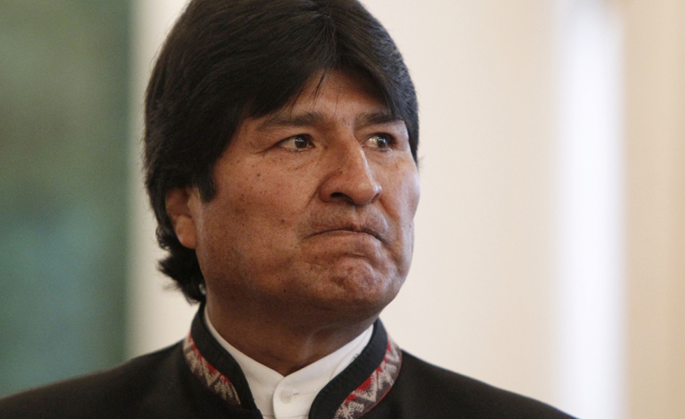 Privan de libertad a dibujante por burlarse de Evo Morales