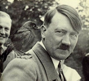 A Hitler también se le apareció un pajarito (FOTO)