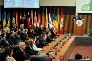 OEA inicia sesión para evaluar incidente contra presidente Morales