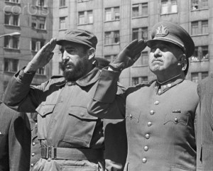 A Maduro le molesta Pinochet, pero no dice nada de esta foto de él con Fidel (y de su admiración)