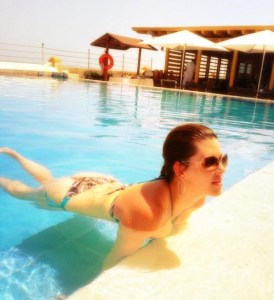 Alicia Machado le regala esta sexy foto en bikini a sus seguidores