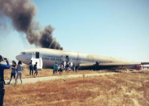 Duelo en China por avión estrellado en el aeropuerto de San Francisco
