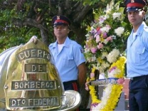 La muerte de un bombero: Lamentable suceso tras desfile del cinco de julio