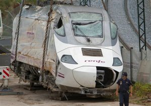 Realeza española irá a misa por los muertos del accidente ferroviario