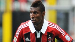 Futbolista del Milan abandonó del campo tras oír gritos racistas