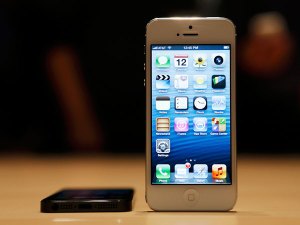 Apple investigará la muerte de una joven tras electrocutarse con su iPhone 5