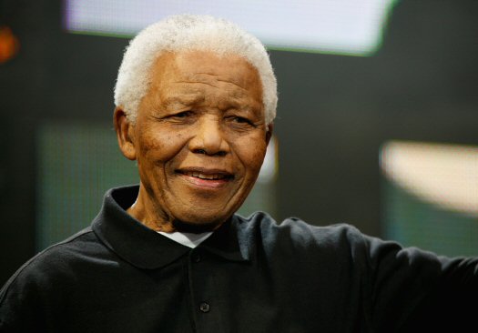 Mandela sigue mejorando