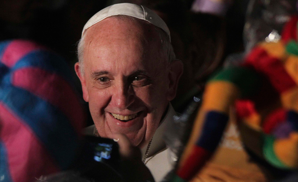El papa Francisco visita una favela y pide a los jóvenes luchar contra corrupción