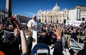 El Papa crea nueva comisión investigadora de finanzas