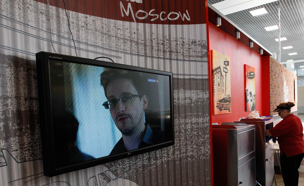 Snowden podría escoger a Venezuela