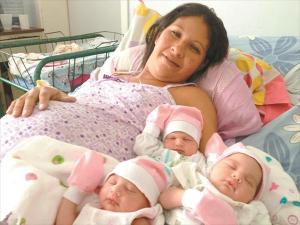 Nacieron trillizas en Carabobo y madre pide ayuda a Fundaniño (Foto)