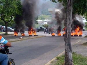 Chavistas protestan en Guarenas en desacuerdo con el candidato del Psuv (Fotos)