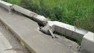 En riesgo usuarios del viaducto La Cabrera ante grave deterioro de su estructura (Fotos)