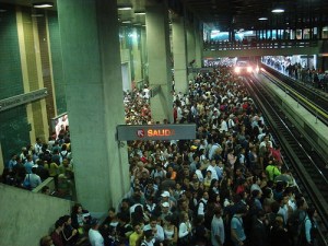 Usuarios reportan retraso en la línea 2 del Metro de Caracas