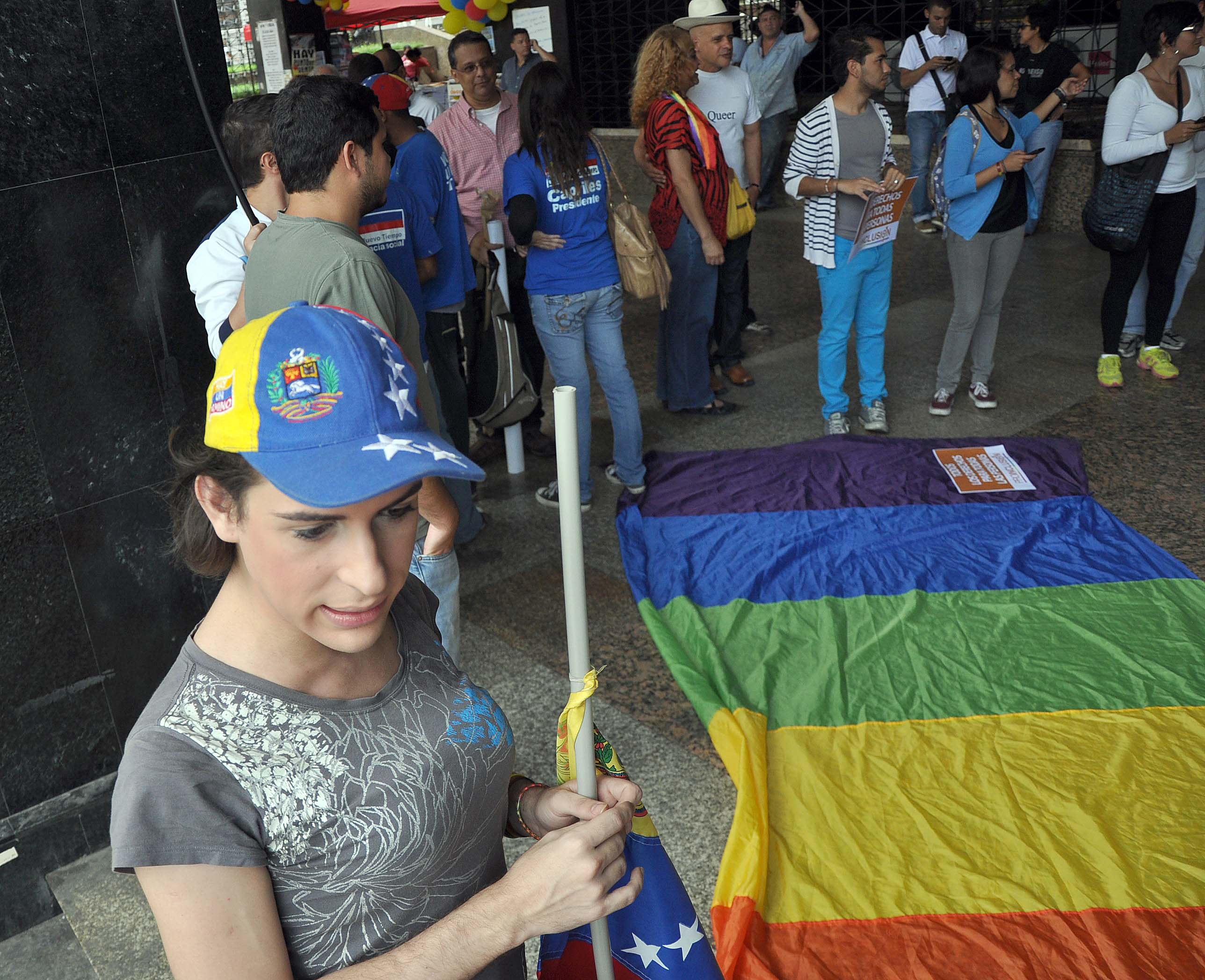 Así fue la protesta gay frente la Asamblea Nacional (Fotos)