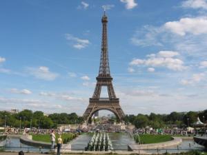 La Torre Eiffel está plagada de óxido y requiere reparación completa, pero sólo recibirá pintura