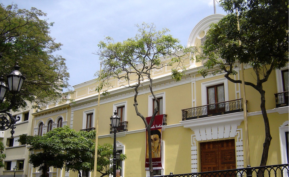 Cancilleres de Mercosur visitan el Panteón Nacional al abrir reunión en Caracas