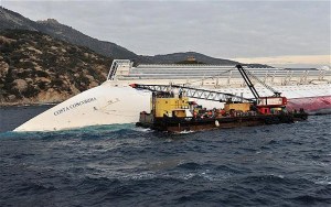 Maniobras para retirar el “Costa Concordia” empezarán en septiembre