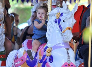 Harper Beckham, una pequeña princesa en Disneyland (Fotos)