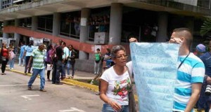 Trabajadores del Hospital Clínico Universitario protestaron