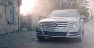 El falso Mercedes que atropella a Hitler (Video)