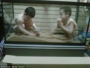 Los niños estrangulados por la pitón limpiaban días antes su terrario (Fotos)