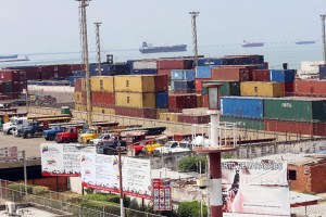 Seniat decomisa 11 contenedores a cuatro empresas “puerta a puerta”