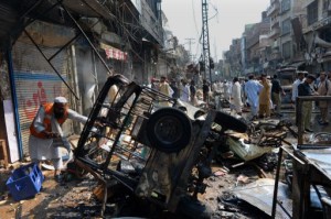 Al menos 38 muertos en un atentado con bomba en un mercado de Pakistán