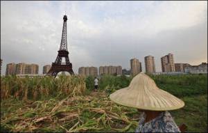 China copia hasta la torre Eiffel
