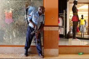 “No somos monstruos” dijo atacante de Nairobi a un niño luego de darle un chocolate