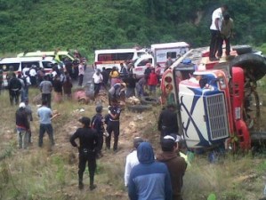 Al menos 30 muertos y 50 heridos en un accidente de autobús en oeste de Guatemala