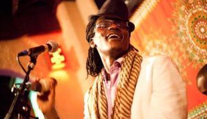 Concierto por la libertad de expresión se queda sin cantante keniano
