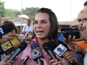 Eveling de Rosales: “Corpoelec mantiene en penumbras a Maracaibo”