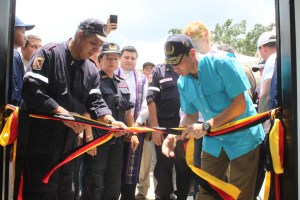 En fotos: Capriles entrega Escuela de Formación de Bomberos en los Valles del Tuy