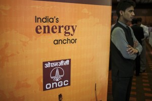 La petrolera india ONGC estudia comprar a Petronas su participación en Venezuela