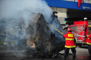 Se incendió pantalla publicitaria en La Castellana (Fotos)
