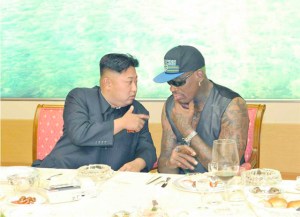 Dennis Rodman viaja para jugar baloncesto con Kim Jong-un en su cumpleaños