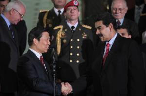 Venezuela acuerda nuevo préstamo de 5.000 millones de dólares con China