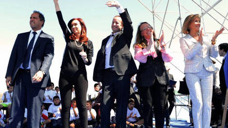 Cristina Fernández con “leggins” durante acto político (Fotos)