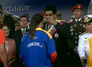 La medalla de “Oreo” de Nicolás Maduro (Video)
