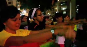 La manera segura de correr por las calles de Caracas (Video)