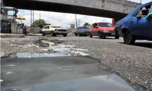 En estas condiciones está la avenida Intercomunal de Barquisimeto (Foto)