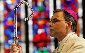Vaticano indaga sobre gastos excesivos de un obispo alemán